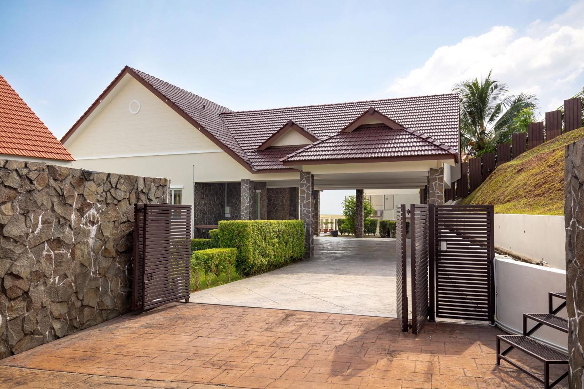 Panoramic Seaview Holiday Home - Batu Ferringhi Exterior photo