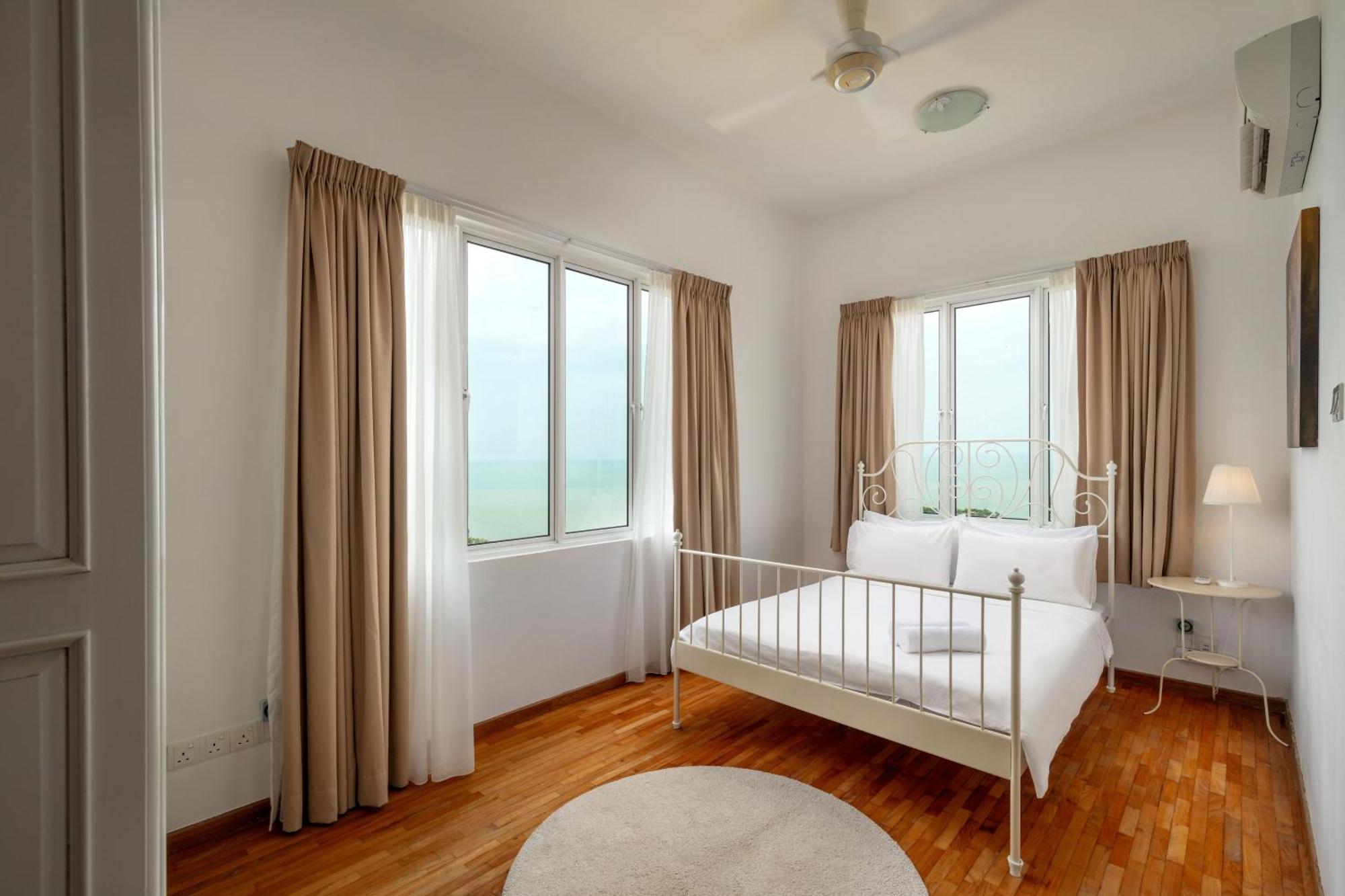 Panoramic Seaview Holiday Home - Batu Ferringhi Exterior photo